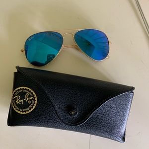 Blue lenses aviator ray bans